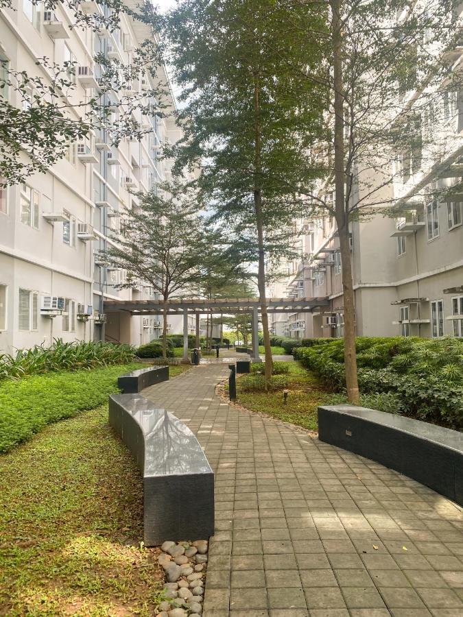 Agape Rentals In Trees Residences Caloocan Exterior photo